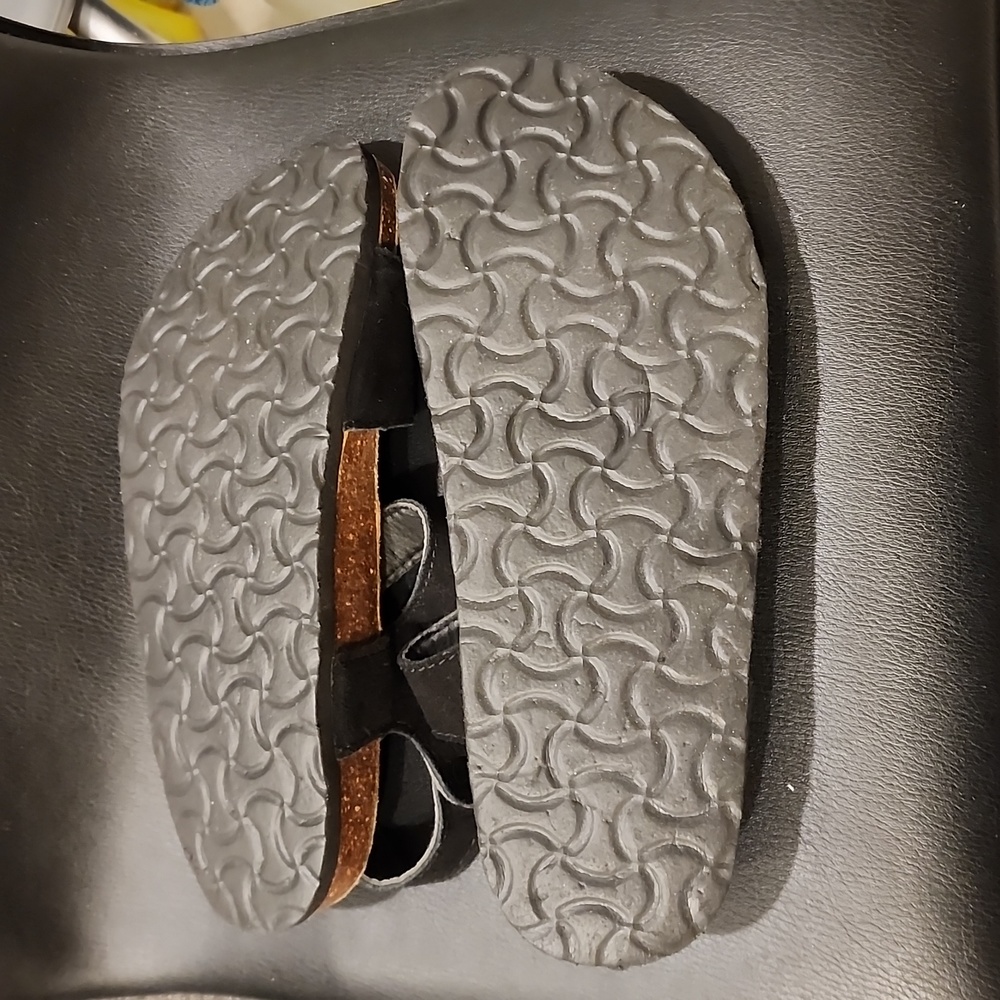 Sandals - Picture 3 of 4
